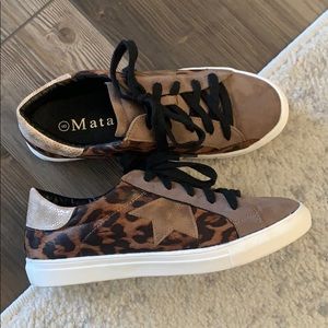 Leopard Printed Sneakers 🐾